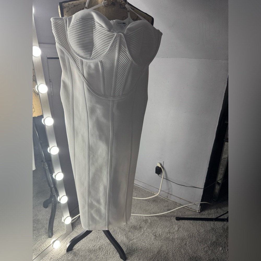 Fashion Nova White Sheath Midi Dress Sweetheart Neckline